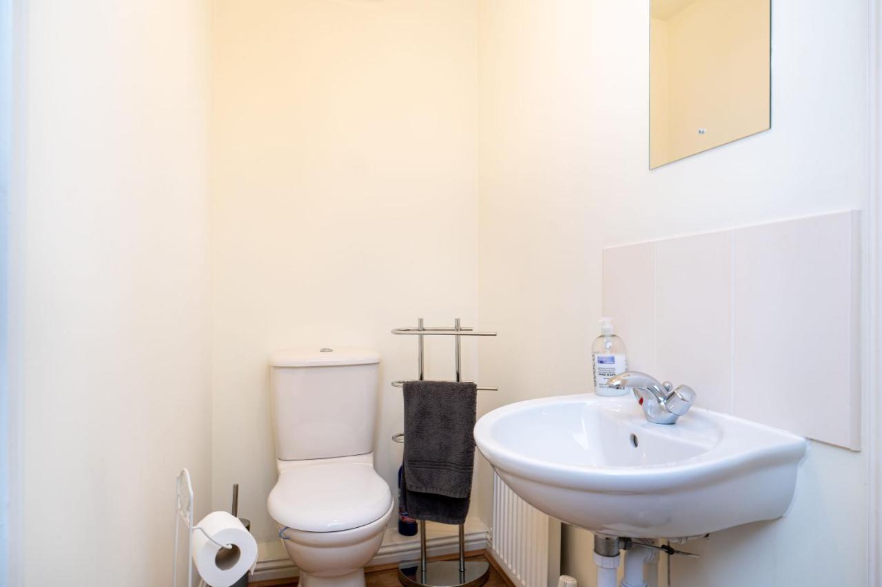 4 Bedroom Townhouse In สเตอร์ลิง ภายนอก รูปภาพ