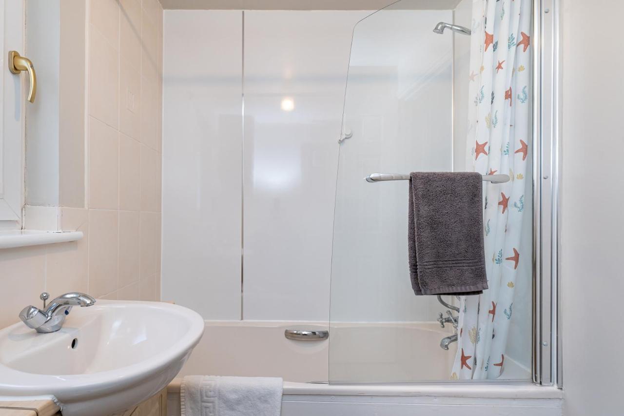 4 Bedroom Townhouse In สเตอร์ลิง ภายนอก รูปภาพ