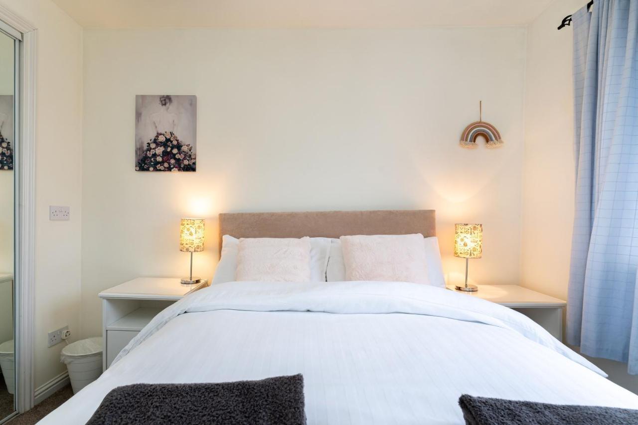 4 Bedroom Townhouse In สเตอร์ลิง ภายนอก รูปภาพ